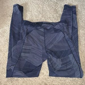 LULULEMON SIZE 4